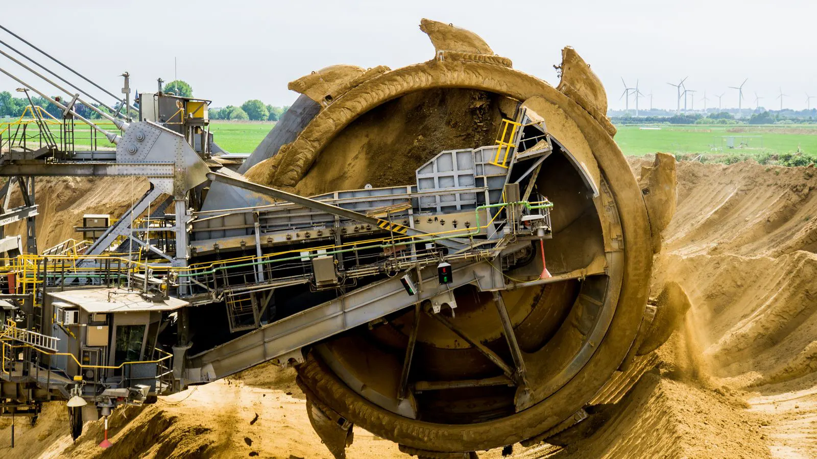 Industrial air compressor unit connected to a rotary drilling rig