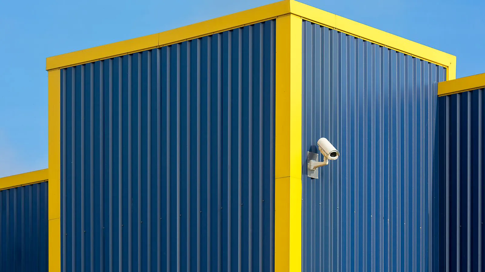 Rack mounted network cameras with visible cabling