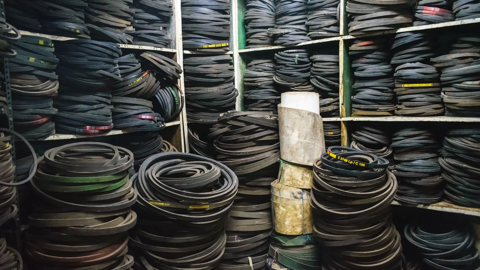 A table displaying various industrial rubber seals and gaskets