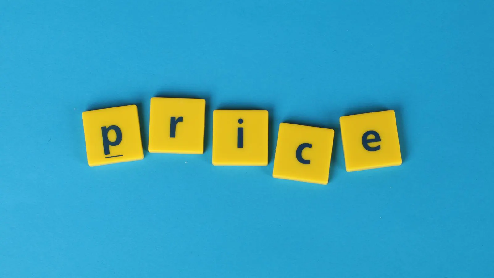 An engineer and supplier discussing air compressor pricing and maintenance terms.
